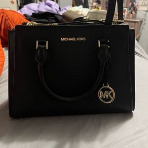 Michael kors crossbody purse